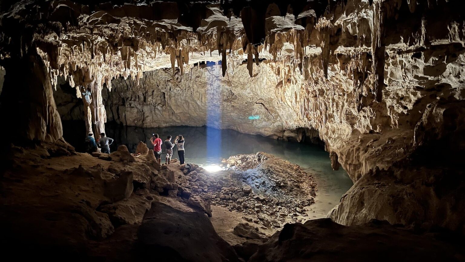 Schwere Dürreperioden, eine dauerhafte 13 Jahre, hat vor 1.000 Jahren, neue Studien, verkrüppelt. Eine Analyse eines Stalagmiten in einer mexikanischen Höhle zeigt detaillierte Beweise für Dürre, die zum Untergang der Maya -Zivilisation in der Region vor 1.000 Jahren beigetragen haben. Schwere Dürreperioden, eine dauerhafte 13 Jahre, hat vor 1.000 Jahren, neue Studien, verkrüppelt. Eine Analyse eines Stalagmiten in einer mexikanischen Höhle zeigt detaillierte Beweise für Dürre, die zum Untergang der Maya -Zivilisation in der Region vor 1.000 Jahren beigetragen haben.