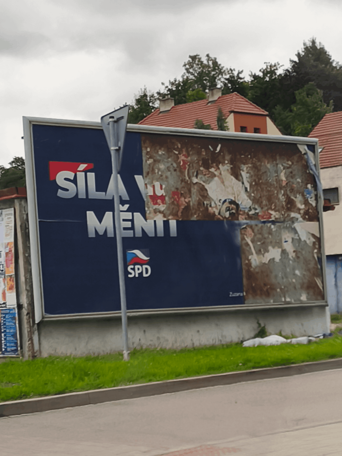 Majer blieb nur wenige Stunden auf der Werbetafel 🙃asi Wind