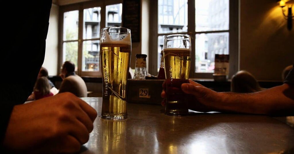 Die Iren zahlen das elfmal mehr Verbrauchsteuer für Bier als Deutsche, wie Forschungsergebnisse