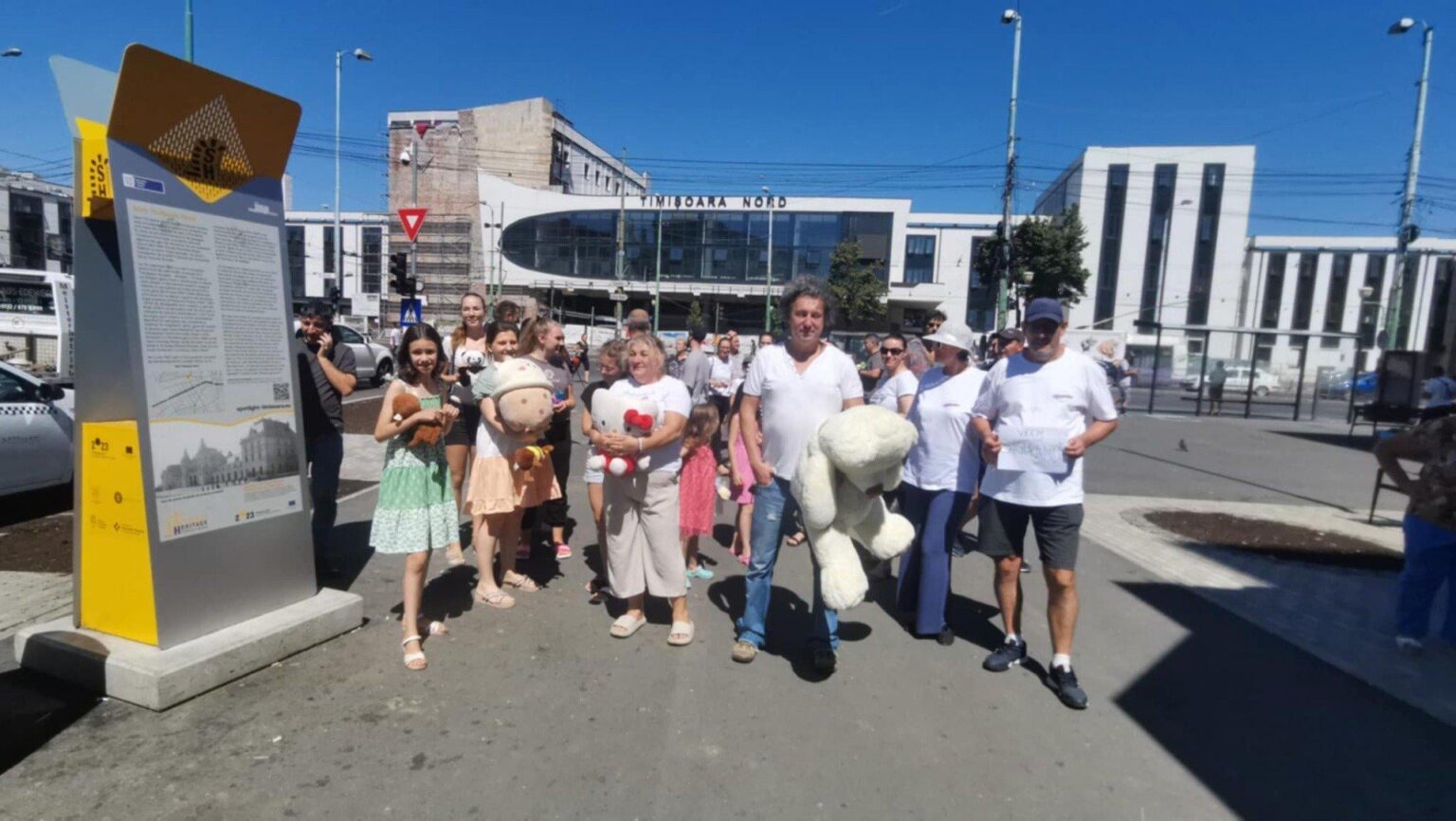 Protestieren Sie mit Plüschspielzeug in der Gegend der Nordstation in Timisoara. Die Bewohner bitten um Sicherheit und Ordnung in der Nachbarschaft