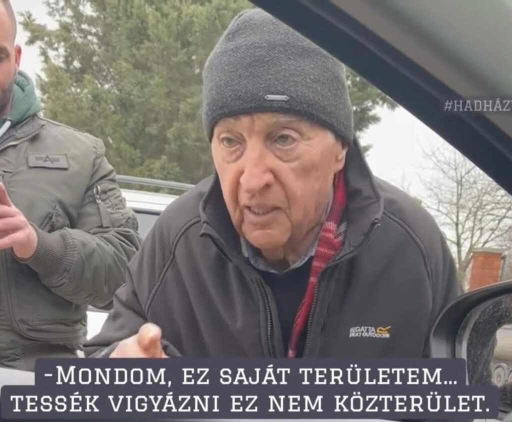 Ákos Hadházy: Orban macht einen dummen Mann aus seinem Vater im Fall von Hatvanpusztta Ákos Hadházy: Orban macht einen dummen Mann aus seinem Vater im Fall von Hatvanpusztta