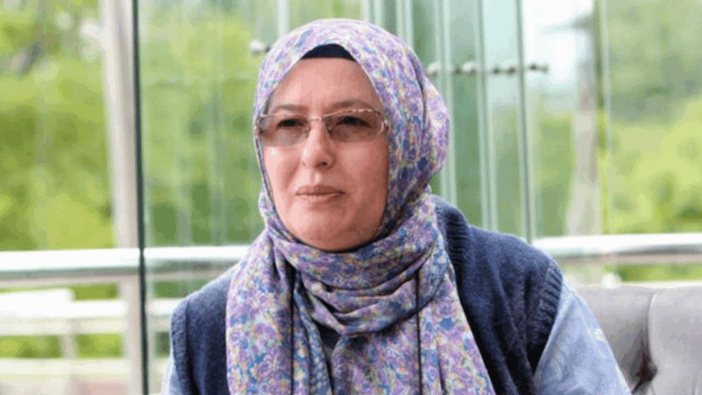 Am vergangenen Freitag des Diyanet kündigte 'Haya und Edep auf die Predigt der Schriftstellerin an, dass er seinen Kopf öffnen wird