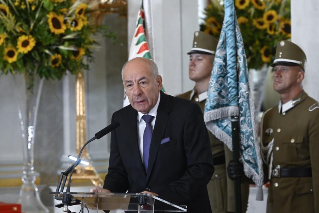 Der Präsident von Ungarn entfernt „Russisch“ in der Erklärung zum russischen Raketenstreik in Mukachevo Der Präsident von Ungarn entfernt "Russisch" in der Erklärung zum russischen Raketenstreik in Mukachevo