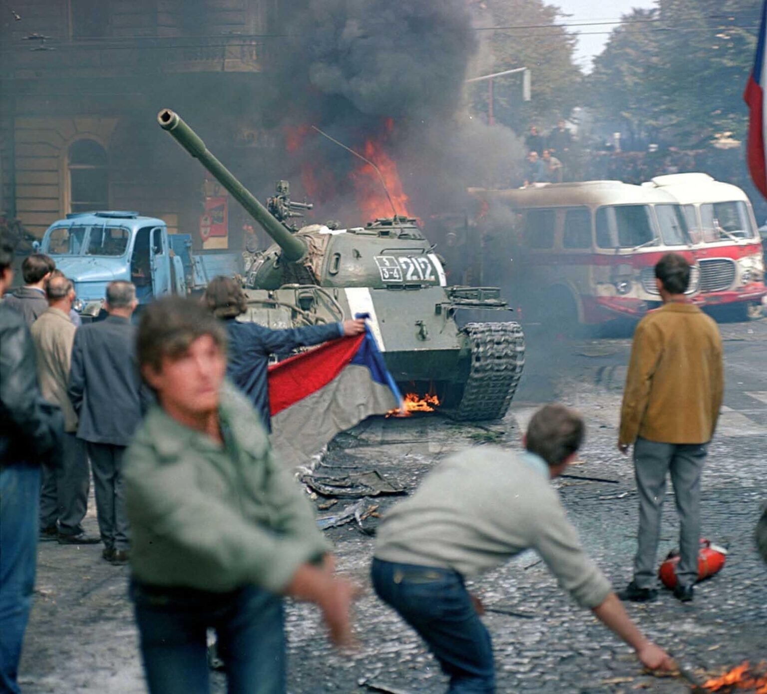 An diesem Tag vor 57 Jahren rollen die sowjetischen Panzer in die Tschechoslowakei und beenden die Prager Spring