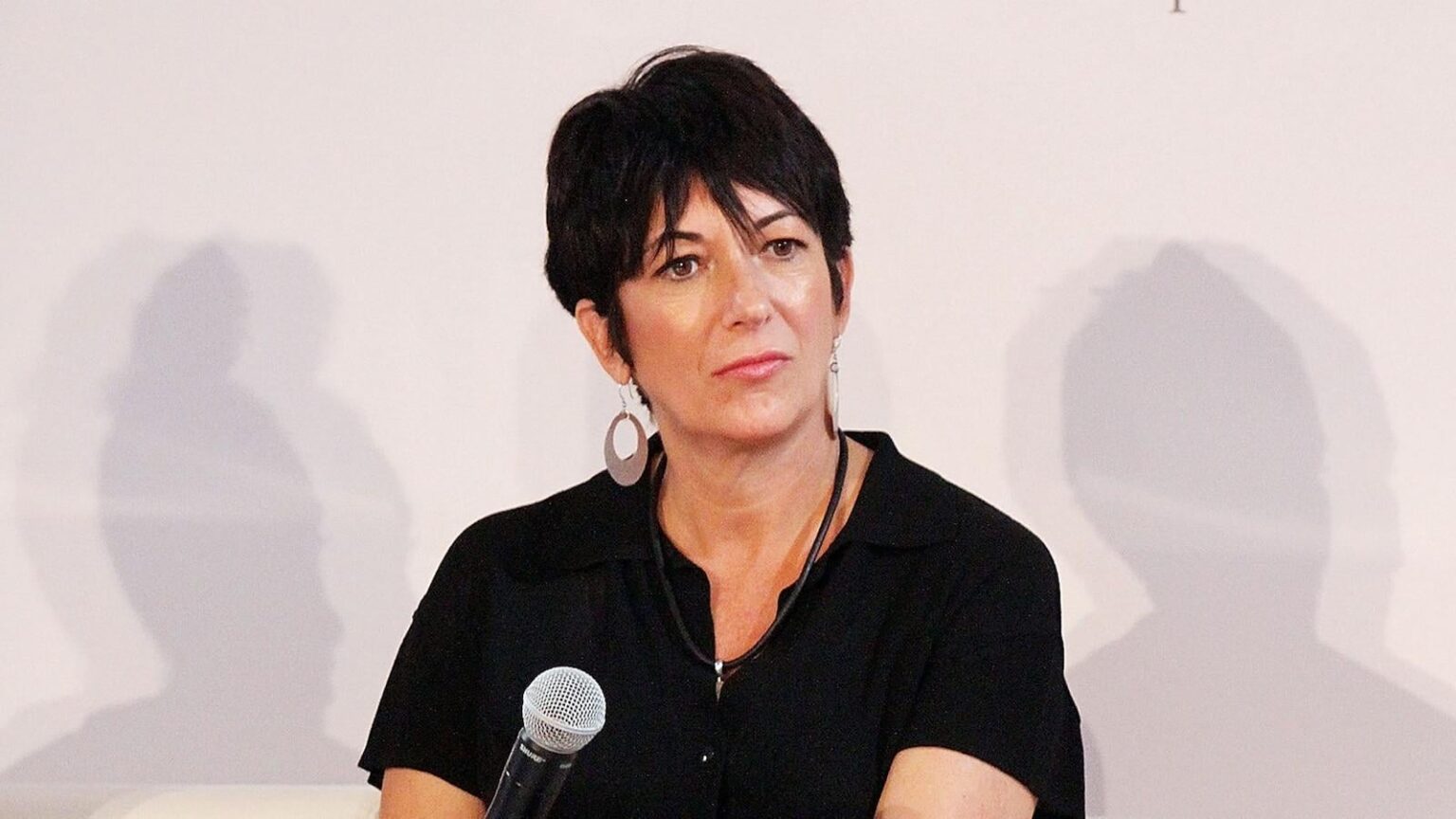 Ghislaine Maxwell sagte Doj Trump, nie etwas in ihrer Umgebung zu tun: Quellen - ABC News