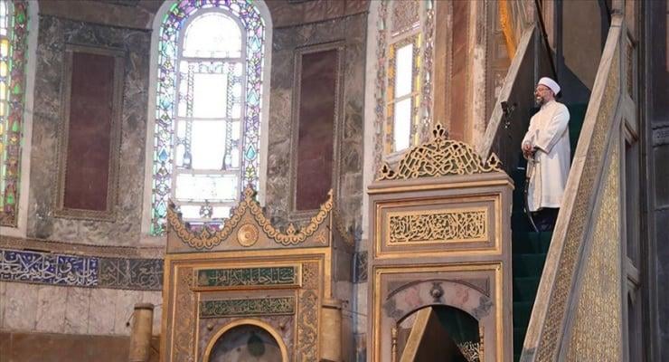 Die Präsidentschaft religiöser Angelegenheiten ist, dass "Hayness" in der heutigen Freitagpredigt eine der heimtückischsten Fallen des Teufels ist. Er erklärte "wie groß es verboten ist, kurze Kleidung und transparente Kleidung zu tragen"