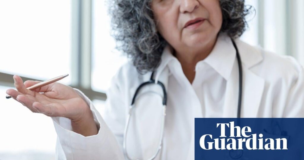 Patienten wie ein Mediziner in einem weißen Mantel, verwechseln aber oft Ärzte für Krankenschwestern | Ärzteinnen „beurteilt mehr nach dem Aussehen als nach männlichen Kollegen“, stellt die globale Studie fest Patienten wie ein Mediziner in einem weißen Mantel, verwechseln aber oft Ärzte für Krankenschwestern | Ärzteinnen "beurteilt mehr nach dem Aussehen als nach männlichen Kollegen", stellt die globale Studie fest