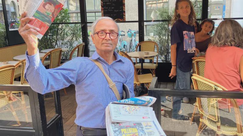 Frankreichs letzter Zeitung Hawker bekommt von seinem alten Kunden die Auftrag des Verdienstes - Präsident Macron