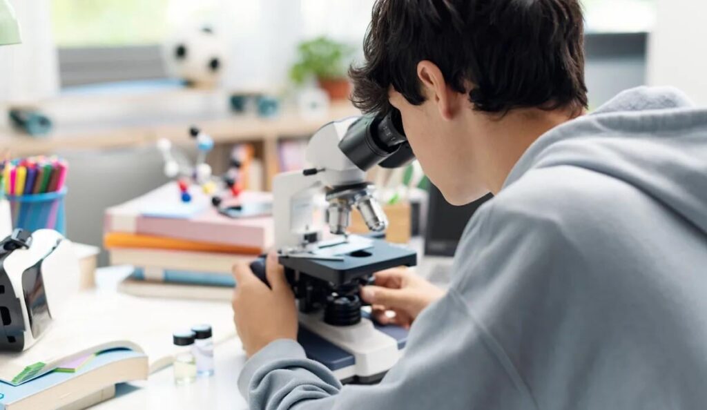 Jugendwissenschaftler macht einen atemberaubenden Durchbruch, der die Kosten lebensrettender Drogen senken könnte: „Ich kann dieses Gefühl nicht beschreiben“ Jugendwissenschaftler macht einen atemberaubenden Durchbruch, der die Kosten lebensrettender Drogen senken könnte: "Ich kann dieses Gefühl nicht beschreiben"