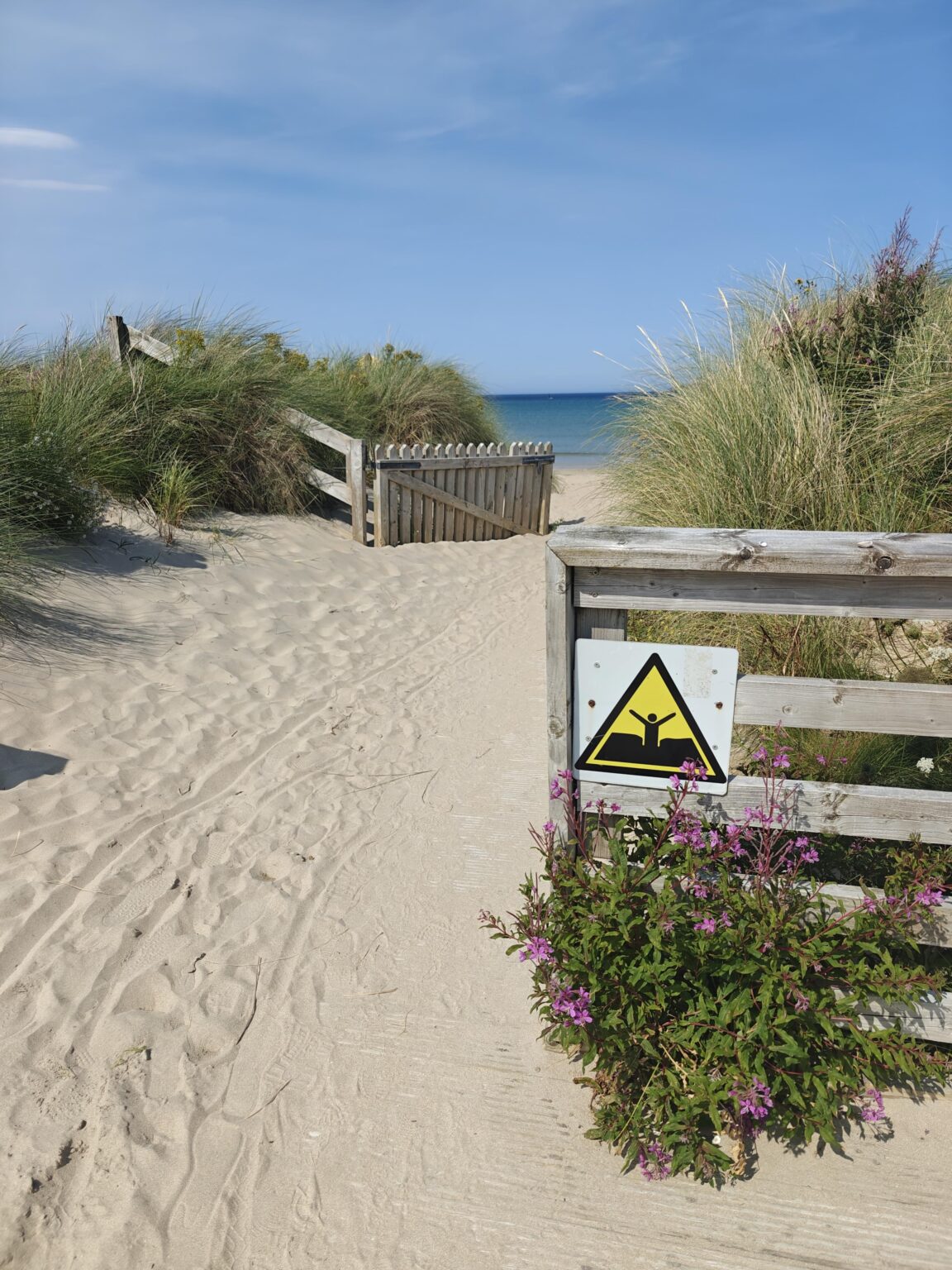 Ist dies eine Warnung, dass es am Strand DJs geben könnte?