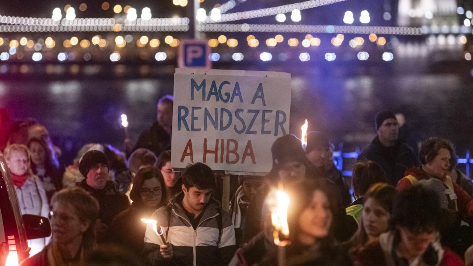 Die Regierung Orbán würde aus Verantwortung entlassen, Kinderschutzinstitutionen könnten in Kirchen übertragen werden