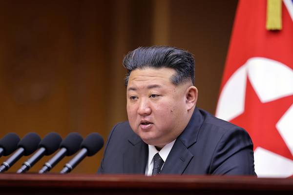 Kim Jong-un eröffnet ein langerdeliges Pjöngjang General Hospital