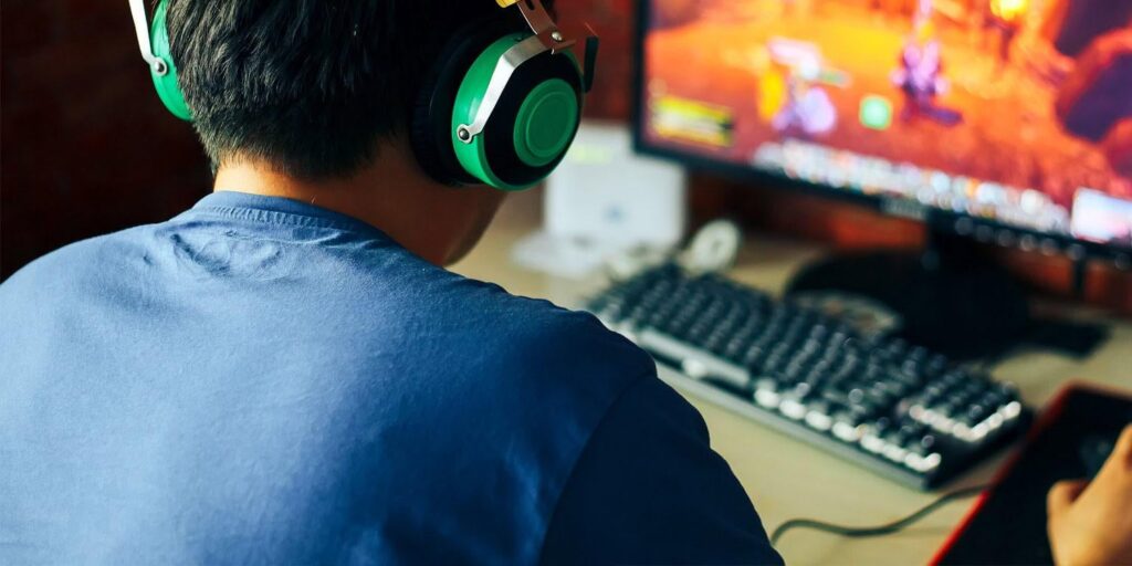 Die Menschen verbrachten etwas mehr Zeit damit, während der Covid-19-Pandemie Videospiele zu spielen, aber dies war nicht sinnvoll mit Veränderungen in der psychischen Gesundheit verbunden. Die Ergebnisse zeigen, dass Bedenken hinsichtlich des Spielens ein weit verbreitetes Risiko für das psychische Wohlbefinden während der Sperrungen möglicherweise überbewertet wurden. Die Menschen verbrachten etwas mehr Zeit damit, während der Covid-19-Pandemie Videospiele zu spielen, aber dies war nicht sinnvoll mit Veränderungen in der psychischen Gesundheit verbunden. Die Ergebnisse zeigen, dass Bedenken hinsichtlich des Spielens ein weit verbreitetes Risiko für das psychische Wohlbefinden während der Sperrungen möglicherweise überbewertet wurden.