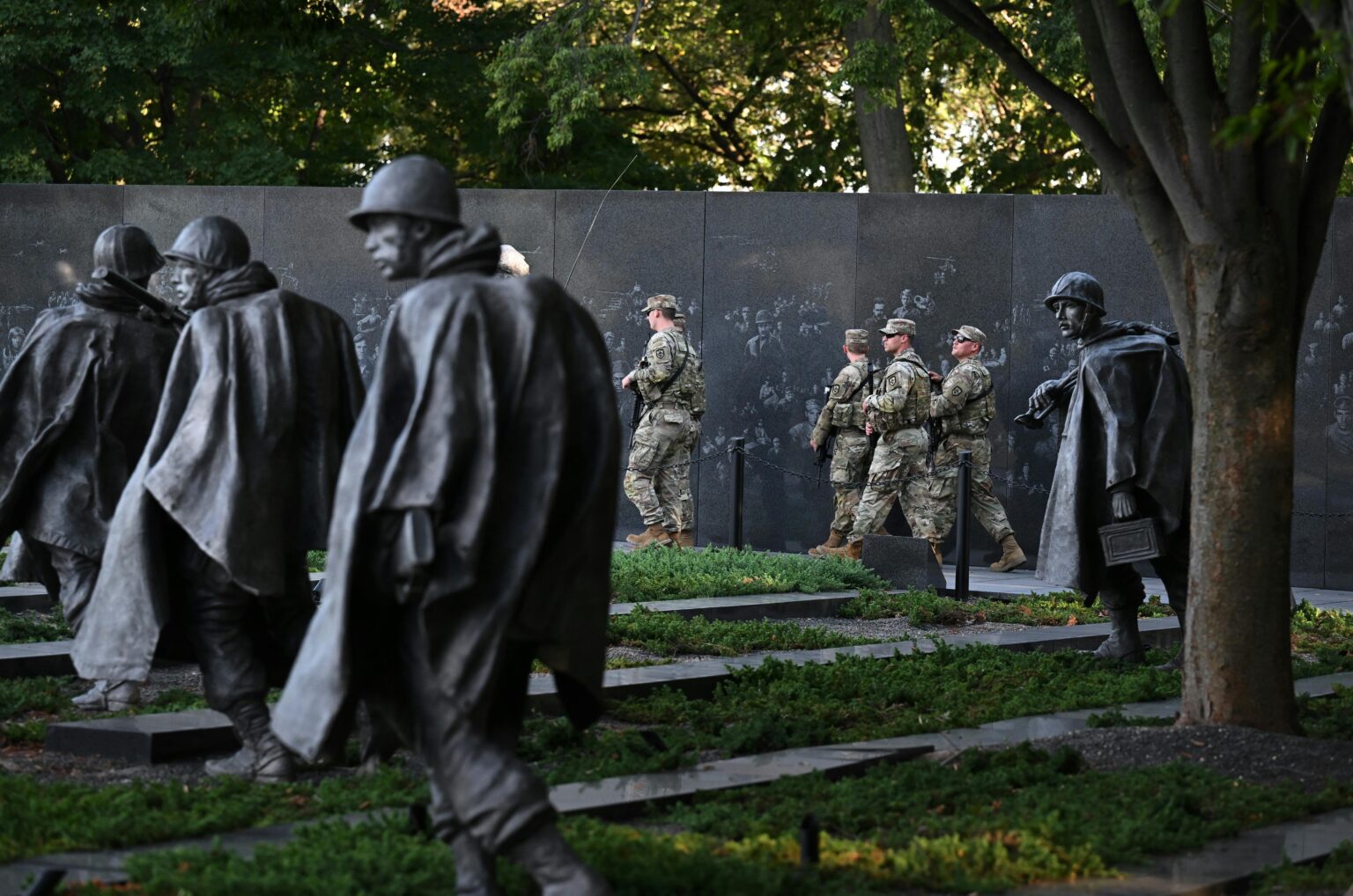 Von den sieben Städten, in denen Trump die Nationalgarde eingesetzt oder droht hat, rangieren nur zwei zu den Top Ten der Nation in der Mordquote