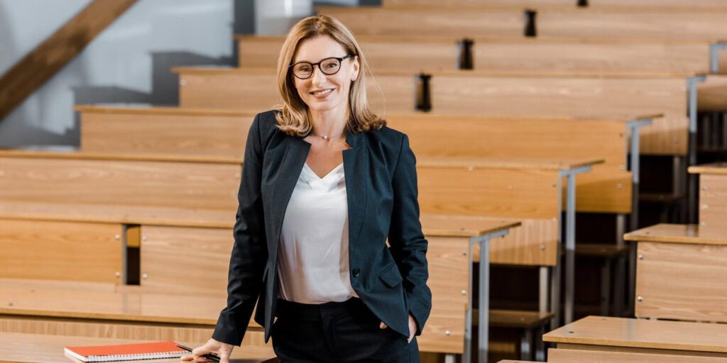 Die Studierenden bewerten identische Vorlesungen, die auf dem Geschlecht des Professors basieren