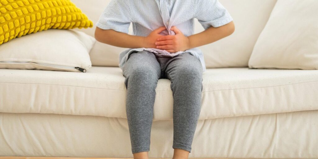 Kinder mit Autismus sind häufiger und anhaltender Verdauungsprobleme. Diese Magen- und Verdauungsprobleme sind mit größeren Herausforderungen in Bezug auf Schlaf, Kommunikation, sensorische Verarbeitung und Verhalten verbunden.