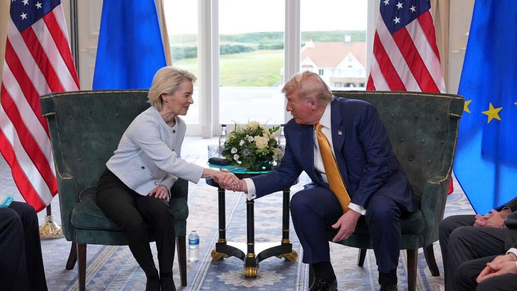Die Abgeordneten fordern die Europäische Kommission auf, das Versprechen des Energiekaufs im EU-US-Handelsabkommen abzugeben Die Abgeordneten fordern die Europäische Kommission auf, das Versprechen des Energiekaufs im EU-US-Handelsabkommen abzugeben
