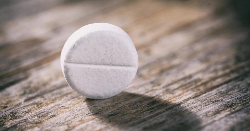 Häufige tägliche Pille schlägt Darmkrebsrendite um 55% | Eine Studie mit mehr als 1.000 Krebspatienten hat ergeben, dass eine geringe Dosis von Aspirin das Risiko von kolorektalen Tumoren hält, die nach der Operation zurückkehren. Häufige tägliche Pille schlägt Darmkrebsrendite um 55% | Eine Studie mit mehr als 1.000 Krebspatienten hat ergeben, dass eine geringe Dosis von Aspirin das Risiko von kolorektalen Tumoren hält, die nach der Operation zurückkehren.
