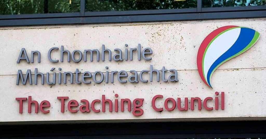 Der Lehrer steht vor der Entfernung über sexuelle Beziehungen mit dem Abschluss von Zertifikaten | BreakingNews.ie Der Lehrer steht vor der Entfernung über sexuelle Beziehungen mit dem Abschluss von Zertifikaten | BreakingNews.ie