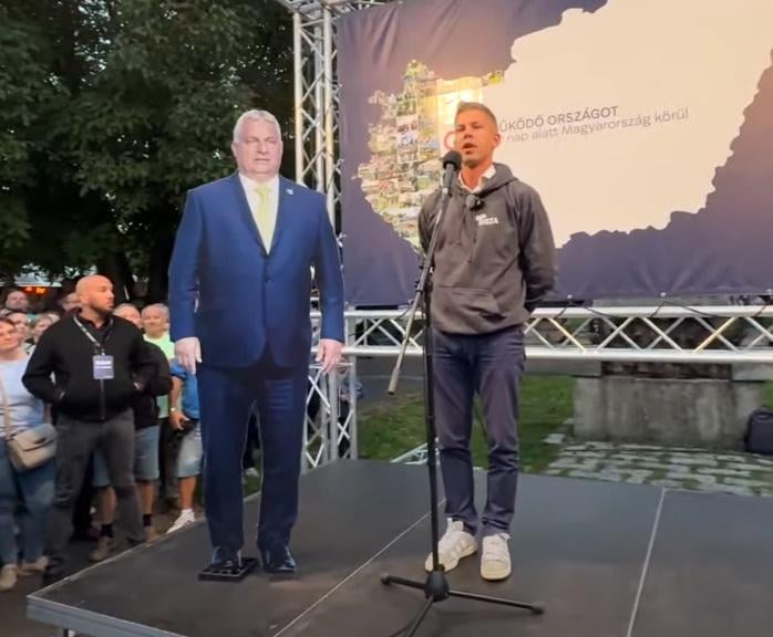 Viktor Orbán erschien neben Péter Magyar auf der Bühne in Miskolc