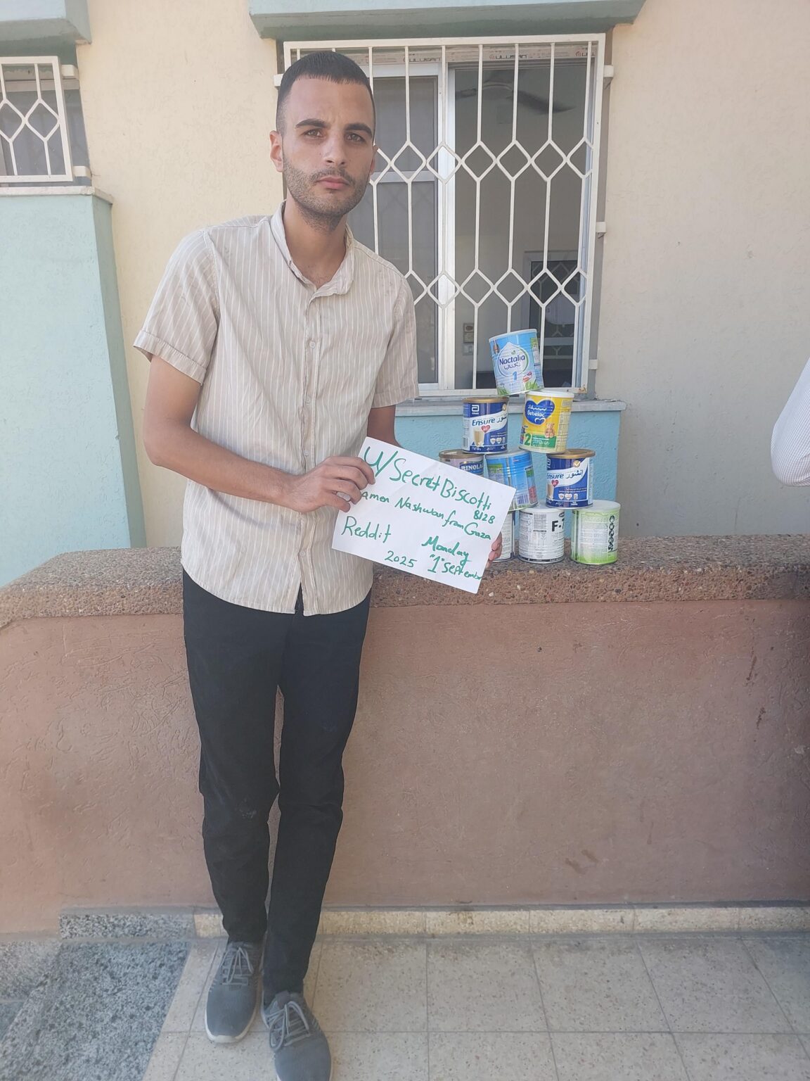 Ich bin Yamen Nashwan aus Gaza und ich möchte mit Ihnen mitteilen, was hier passiert. Ich bin Yamen Nashwan aus Gaza und ich möchte mit Ihnen mitteilen, was hier passiert.