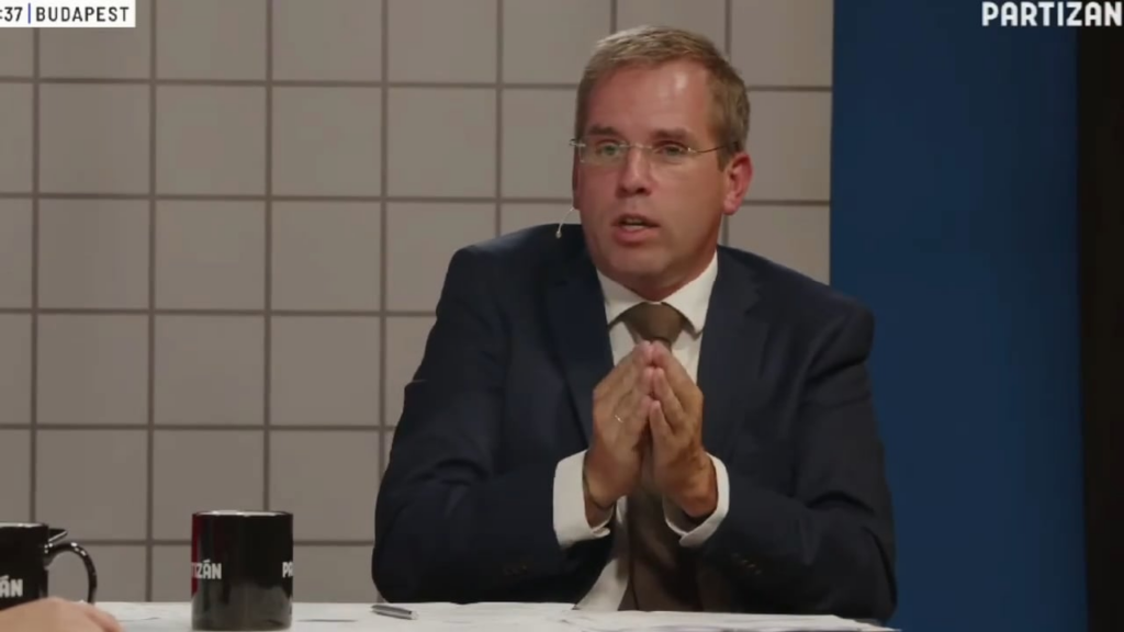Bálint Ruff kehrte zurück: „Die Frage ist einfach, möchten Sie im Orban -System leben?“ Bálint Ruff kehrte zurück: "Die Frage ist einfach, möchten Sie im Orban -System leben?"