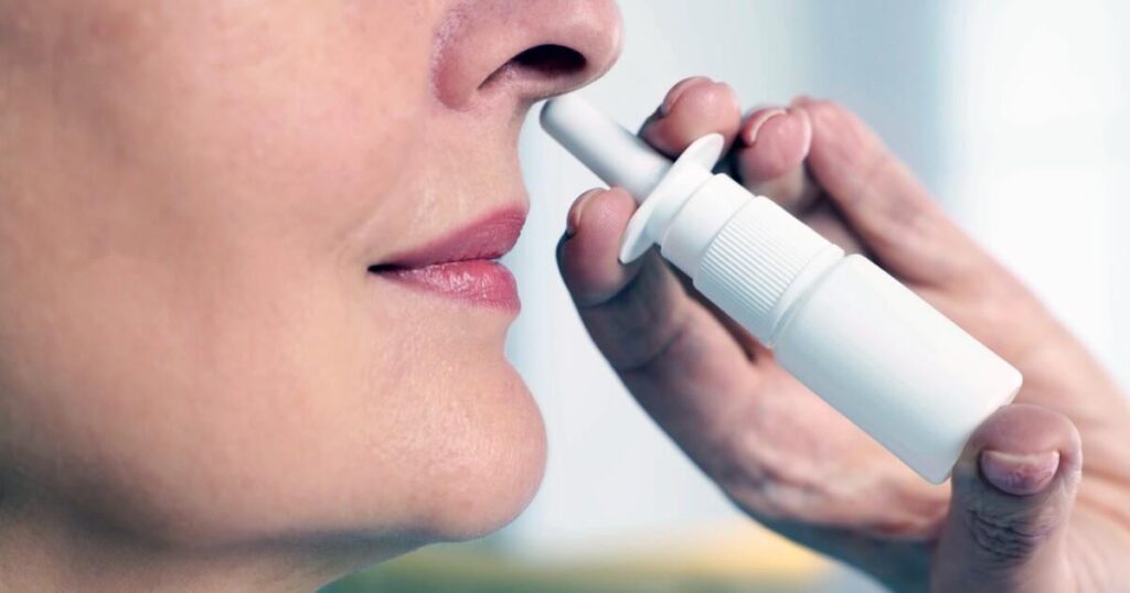 OTC Nasenspray reduziert das Risiko einer Covid-199-Infektion um 70% | Azelastin -Nasenspray könnte eine zusätzliche leicht zugängliche Prophylaktik bieten, um bestehende Schutzmaßnahmen zu ergänzen. OTC Nasenspray reduziert das Risiko einer Covid-199-Infektion um 70% | Azelastin -Nasenspray könnte eine zusätzliche leicht zugängliche Prophylaktik bieten, um bestehende Schutzmaßnahmen zu ergänzen.
