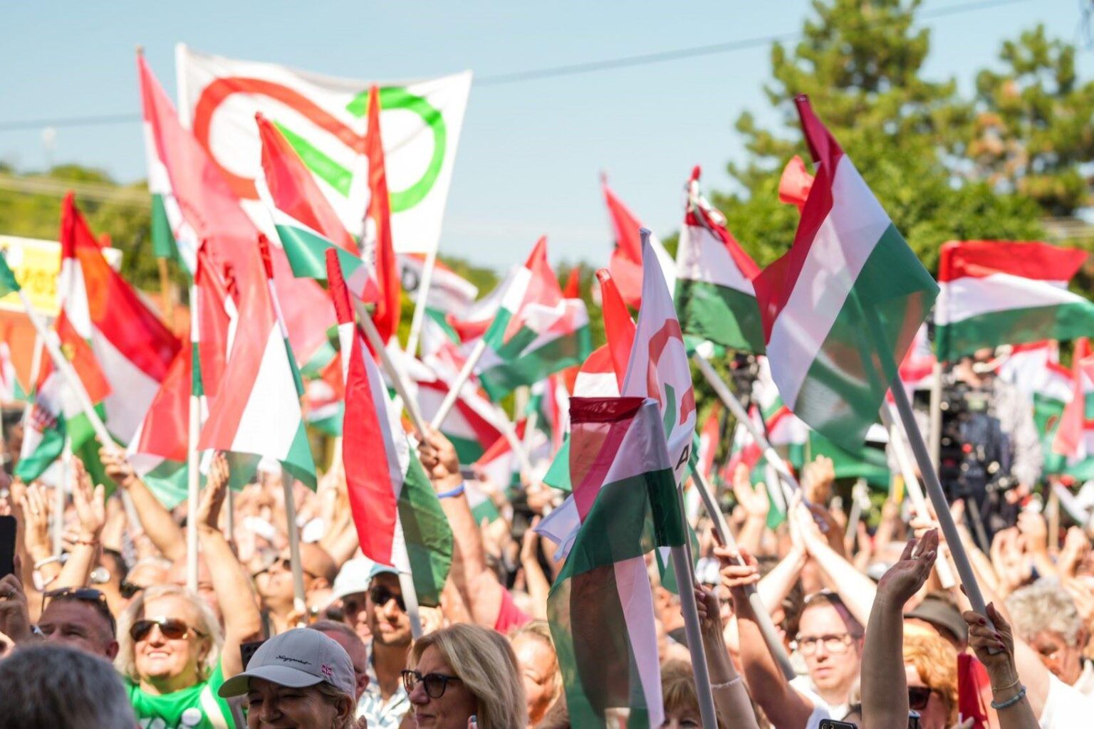In der Nähe der Tisza -Partei für einen Zwei -Den -Sieg nach Vox Populis Mandatschätzung In der Nähe der Tisza -Partei für einen Zwei -Den -Sieg nach Vox Populis Mandatschätzung