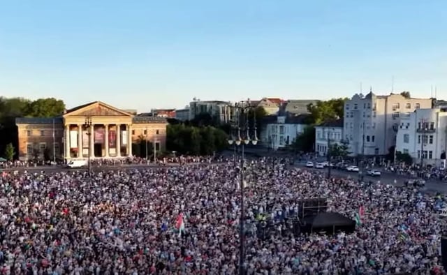Gibt es in diesen Minuten weniger Leute als bei der DPK -Sitzung?