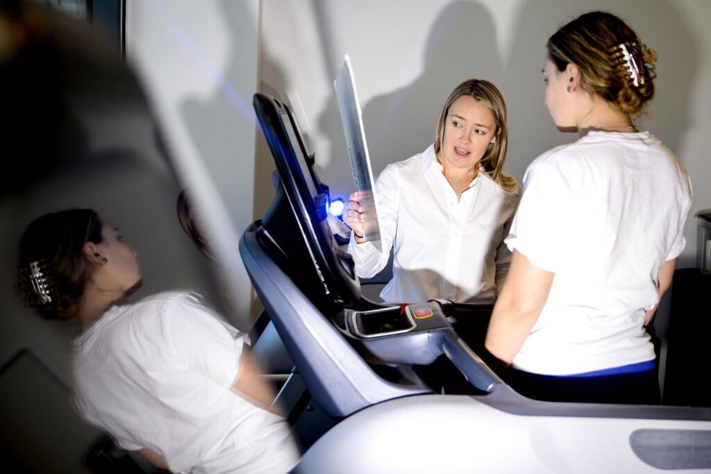 Aerobische Fitness und niedrigeres Körperfett sind mit besseren psychischen Gesundheitsergebnissen bei Kindern verbunden, findet Forschungsergebnisse