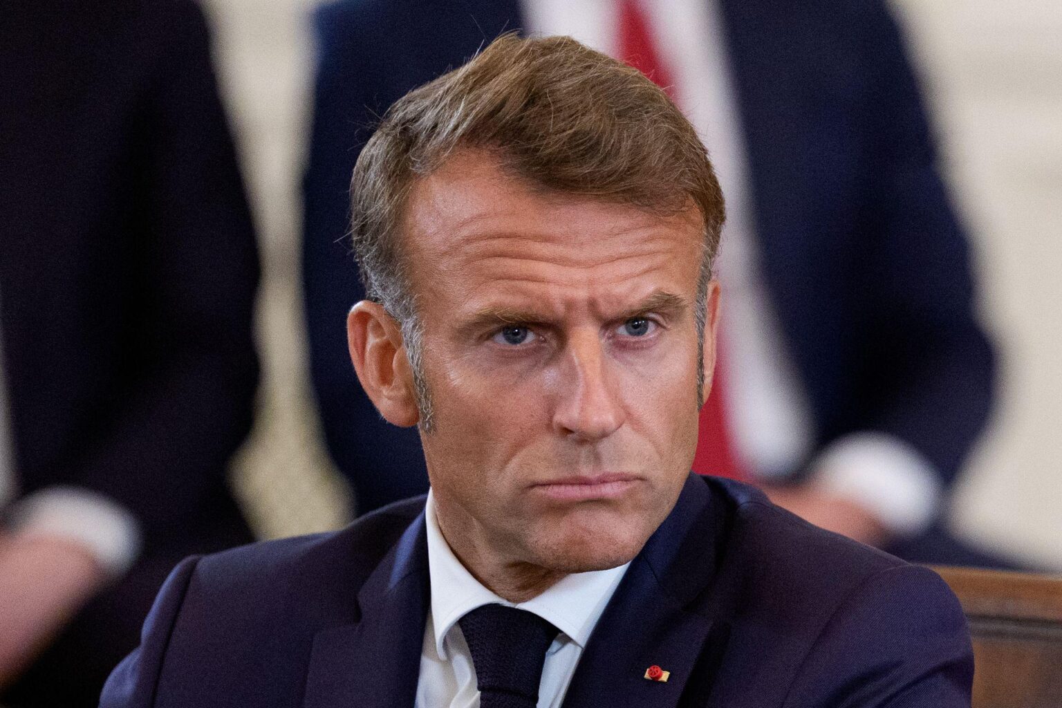 Macron lehnt die Beschlagnahme russischer gefrorener Vermögenswerte ab und unter Berufung auf "Respekt" für das Völkerrecht