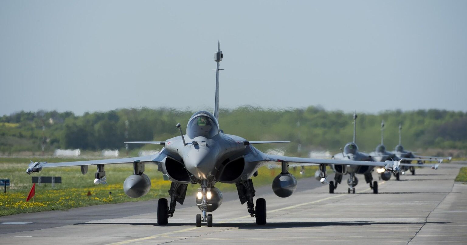 Frankreich zum Einsatz von drei Rafale -Jets zum Schutz der polnischen Luftraum nach russischen Drohneneinfällen