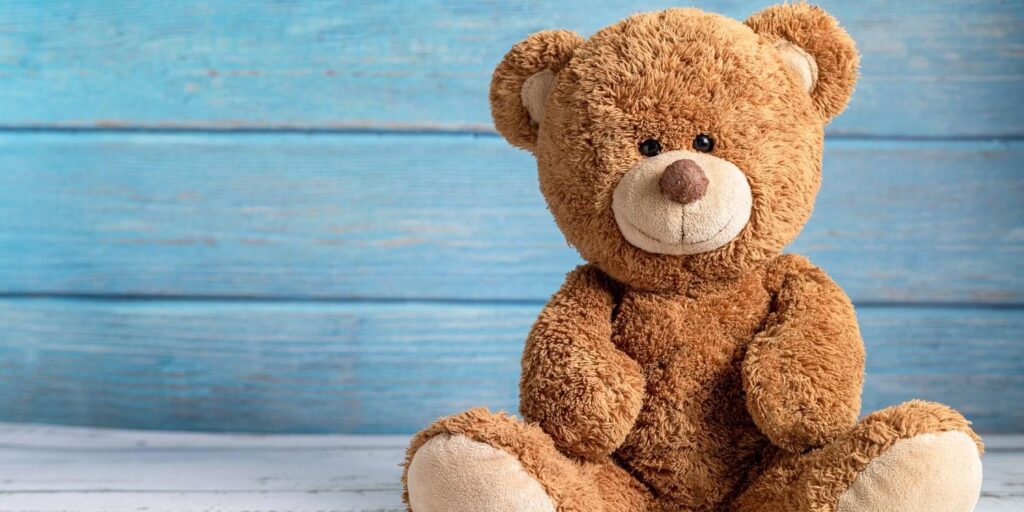 Was Teddybären über Komfort und Fürsorge zeigen: Die tiefen emotionalen Verbindungen, psychologischen Komfort und lebenslanges Sicherheitsgefühl im gesamten Kindheit, Erwachsenenalter und kulturelle Kontexte aufdecken