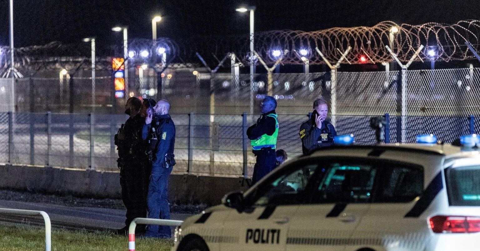 Drohnen, die den Flughafen Kopenhagen geschlossen haben, der vom ‚fähigen Betreiber‘ geflogen ist, sagt die dänische Polizei, sagt die Polizei Drohnen, die den Flughafen Kopenhagen geschlossen haben, der vom 'fähigen Betreiber' geflogen ist, sagt die dänische Polizei, sagt die Polizei