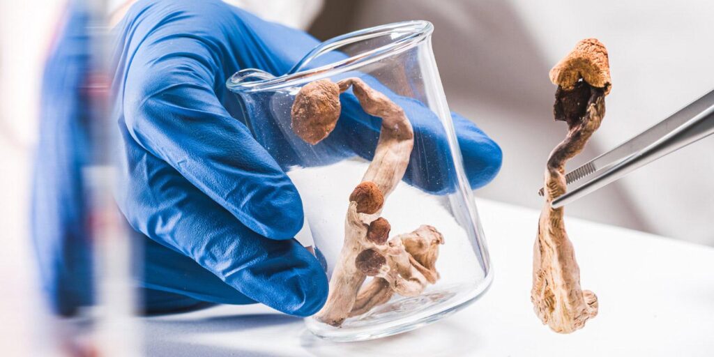 Eine einzelne Psilocybin-Dosis im Zusammenhang mit dauerhafter Symptomlinderung bei behandlungsresistenten Depressionen