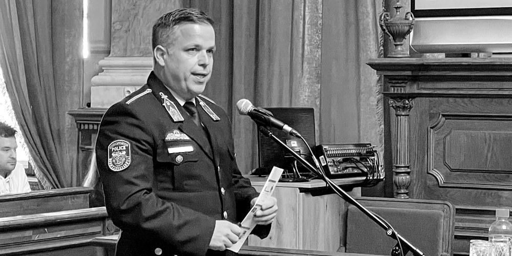 Die Polizei beging Selbstmord nach János Lázárs Propaganda