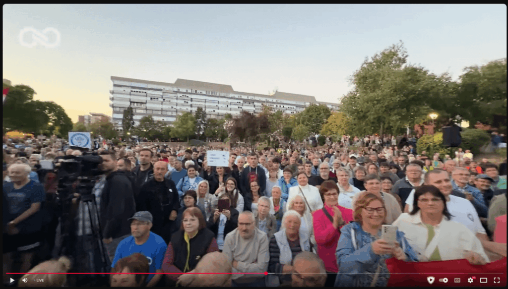 Péter Magyar auf Szekszárd. Gestern war Viktor Orban dort.