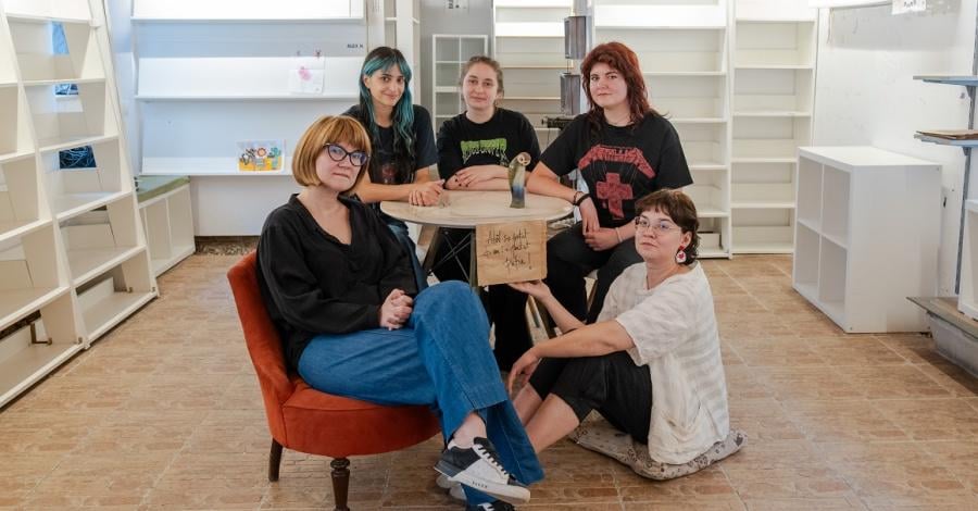 "Die Schließung der unabhängigen Buchhandlung in zwei Eulen in Timisoara ist für den gesamten rumänischen Kultursektor symptomatisch, wo die Buchhandlungen verschwinden, die Bibliotheken geschlossen sind.