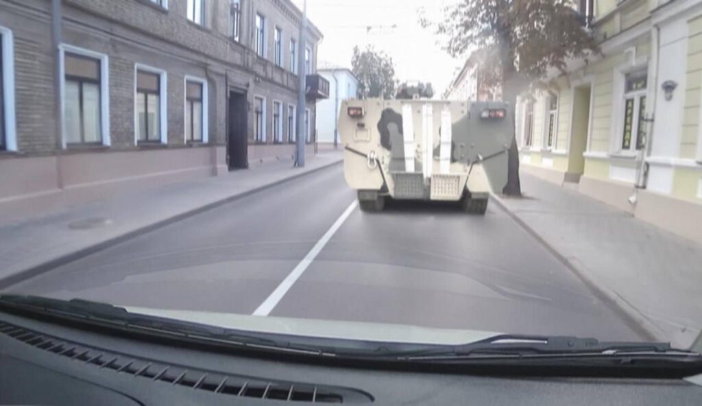 Gedanken über russische Übungen im Weißrussland. + Der neueste russische BTR-22 auf dem Foto mit neuen Identifikationsmarken, die in Grodno entdeckt wurden.