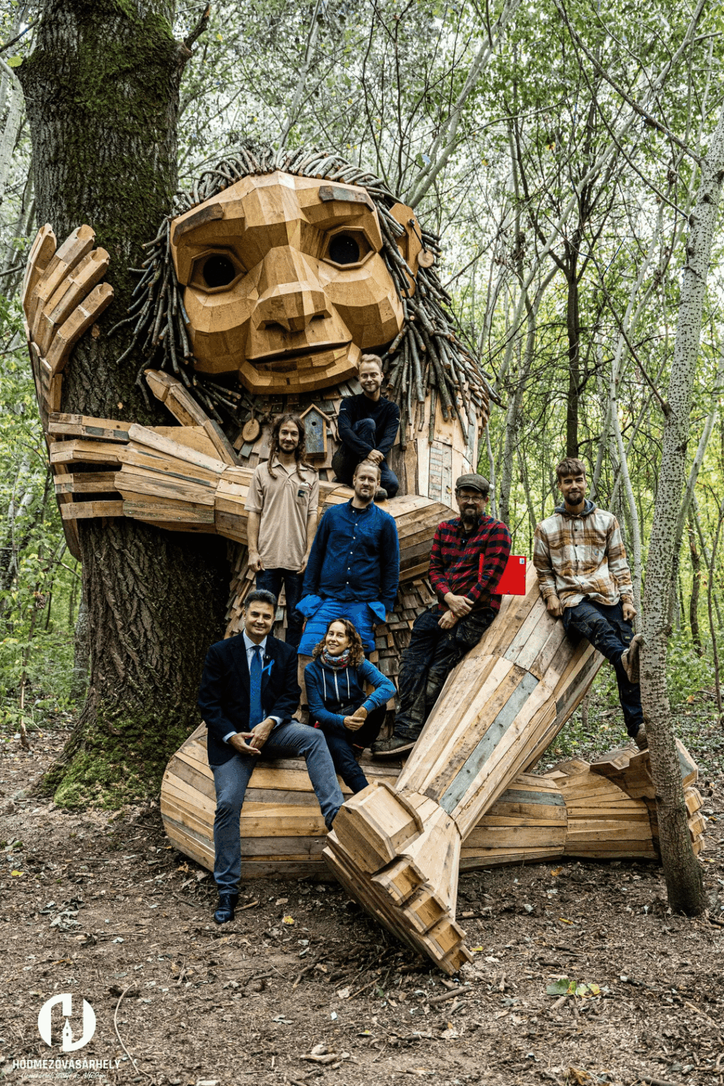 „Elgel Olga“-Hunderte besuchen bereits die Arbeit des Dana-Recyclings von Thomas Dambo im Kása-Wald in Vásárhely. – Scrollen! "Elgel Olga"-Hunderte besuchen bereits die Arbeit des Dana-Recyclings von Thomas Dambo im Kása-Wald in Vásárhely. - Scrollen!