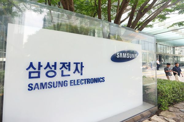 Samsung Display beginnt mit der Massenlieferung der weltweit ersten 360-Hz-V-Stripe-QD-OLED-Panels