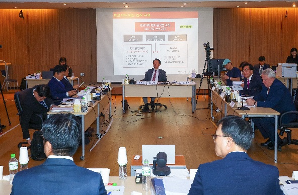 Parlamentarische Inspektion in der südkoreanischen Botschaft in Kambodscha