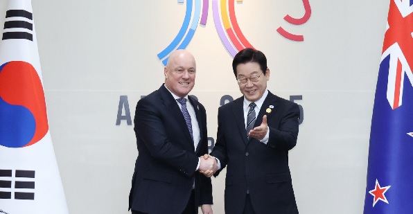 Präsident Lee und der neuseeländische Premierminister einigen sich auf dem APEC-Gipfel auf eine Vertiefung der bilateralen Partnerschaft