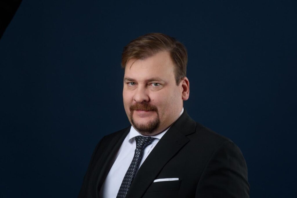 Laut einem Analysten des Zentrums für Grundrechte handelt es sich auch um einen Eingriff in die Wahl, den das „Freie Europa“ mit Peter Magyar befragt hat Laut einem Analysten des Zentrums für Grundrechte handelt es sich auch um einen Eingriff in die Wahl, den das „Freie Europa“ mit Peter Magyar befragt hat