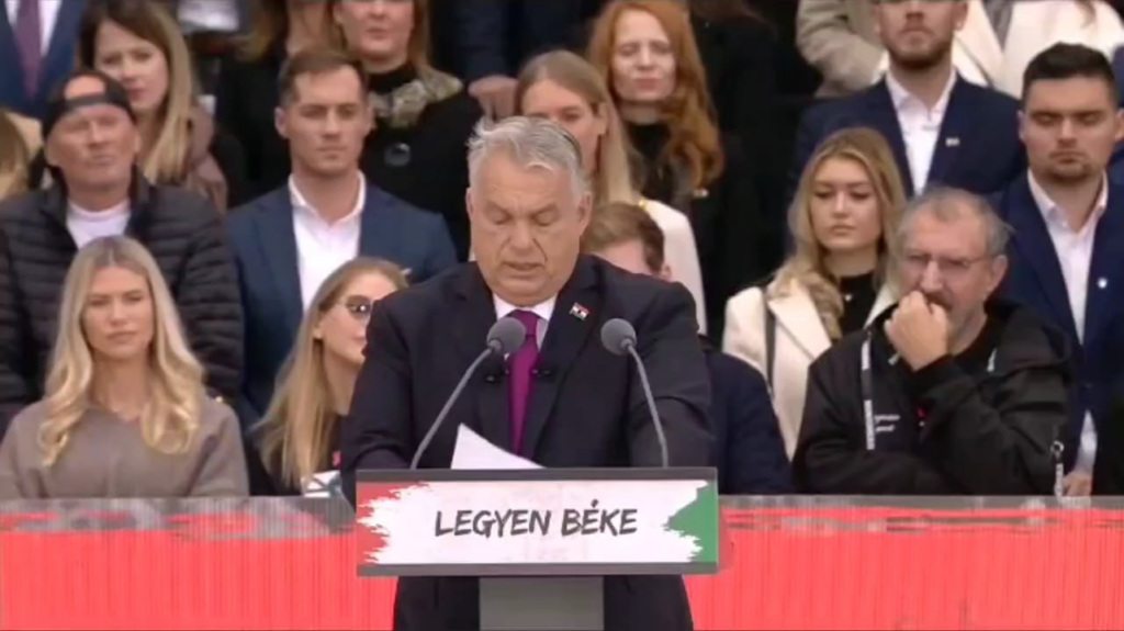 Wer auch immer mit „Brüssel“ verhandelt, habe kapituliert, sagte Orbán, und nach ein paar Stunden sei es Zeit, in Brüssel zu verhandeln