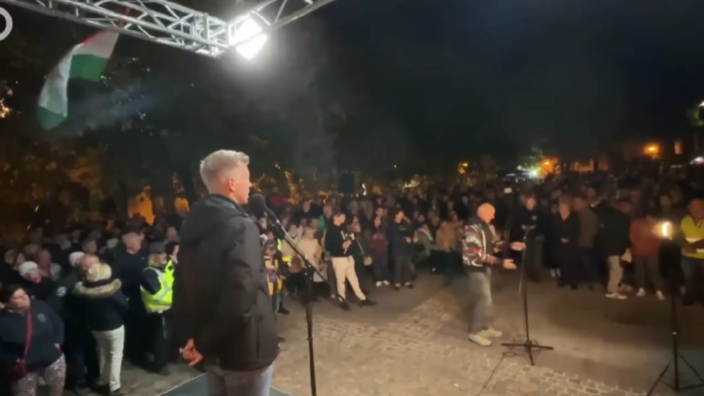 Kann jemand diesem Mann helfen? (Abgeordneter aus dem Szolnok-Forum) Kann jemand diesem Mann helfen? (Abgeordneter aus dem Szolnok-Forum)