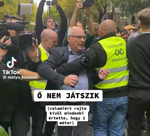 Auch Genosse Császár zog es vor, entlang der Theiß zu marschieren