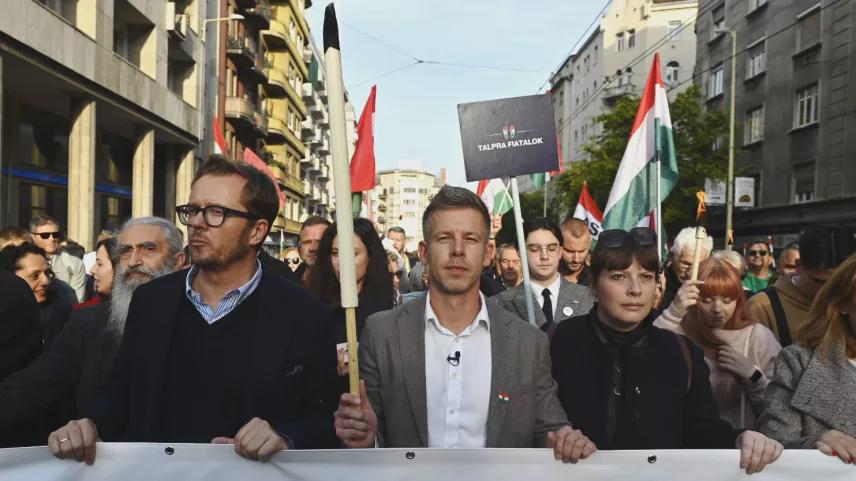 Das Verteidigungsministerium teilt nicht mit, welches militärische Ereignis dazu führt, dass der Luftraum für die Dauer des Marsches von Péter Magyar gesperrt wird