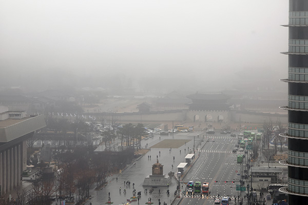 Südkorea stellt sich auf kälteres Wetter und dichten Nebel im Landesinneren ein