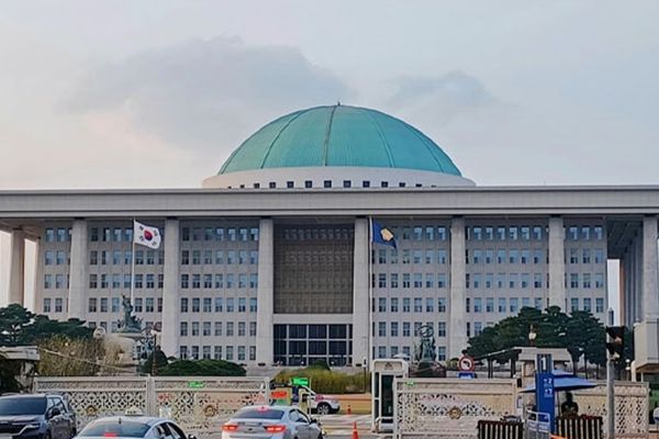 Finanzausschuss des Parlaments führt Untersuchung der Zollverhandlungen zwischen Südkorea und den USA durch